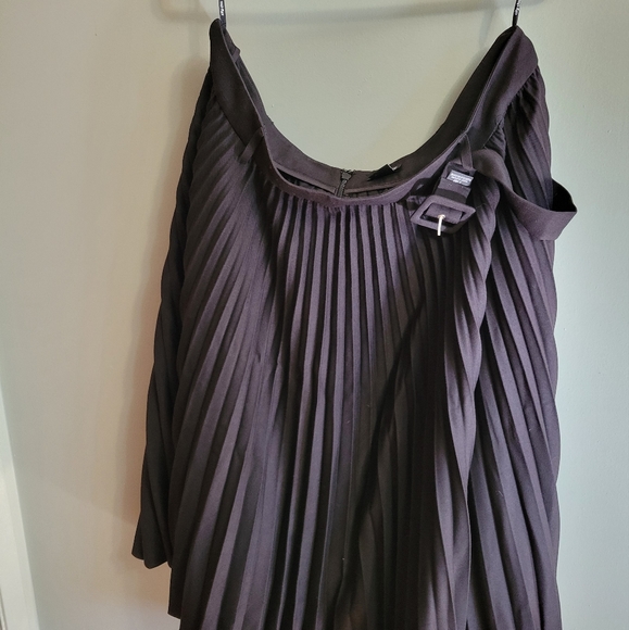 Midi-length City Chic pleated black skirt Size 20 - Picture 1 of 1